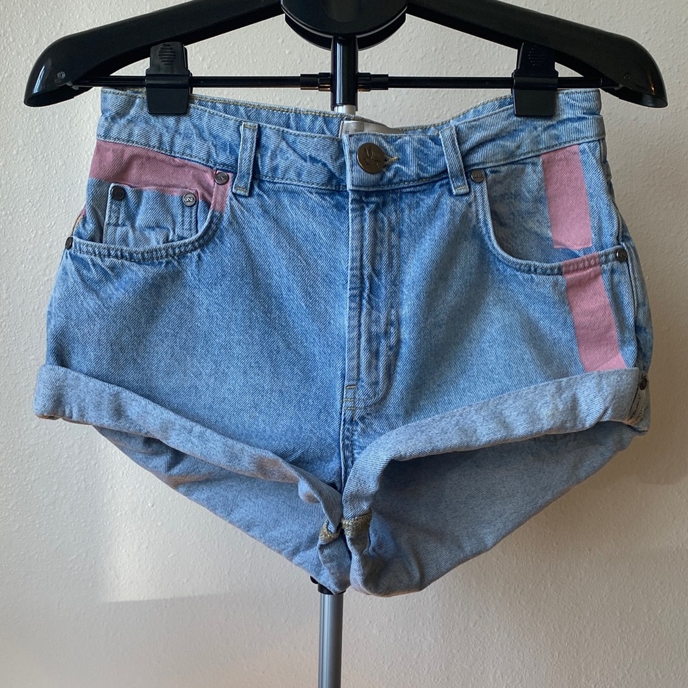 One Teaspoon Bandits Cobaine Blue Denim Shorts with Pink Accents Size 27
